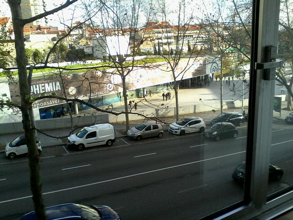 Metro-Apartment Rnal Nº35375 Al-Chamada Para A Rede Movel Nacional ポルト エクステリア 写真